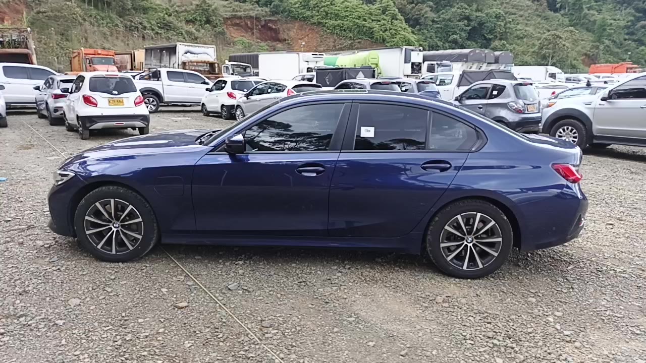 BMW - 330e - 2020 image number 6