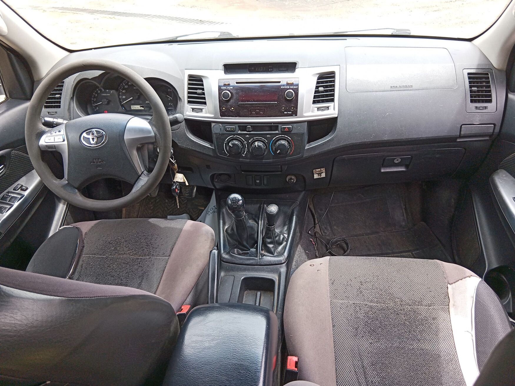 Toyota - Hilux - 2016 image number 11