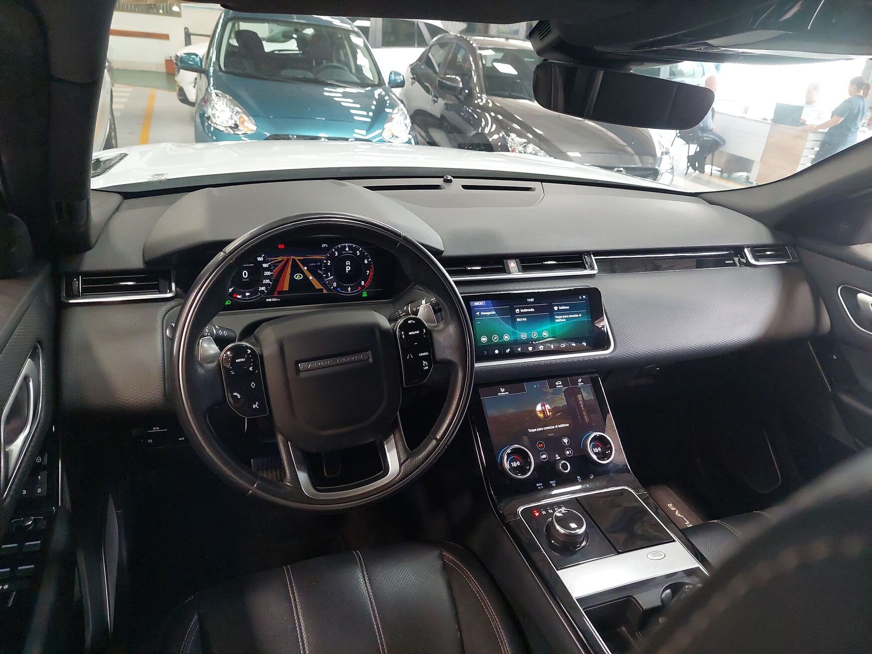 Land Rover - Velar - 2020 image number 11